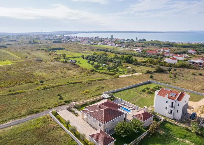 فيلة Zizi With Heated Pool 42 M2 Near Sea