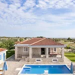 Zizi With Heated Pool 42 M2 Near Sea