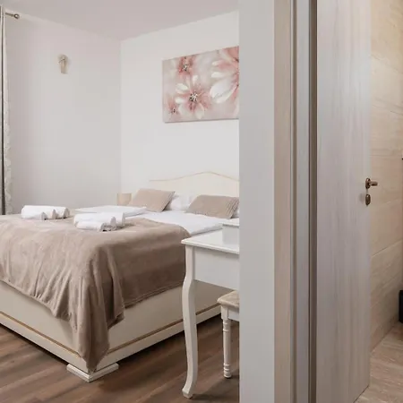 Zizi With Heated Pool 42 M2 Near Sea