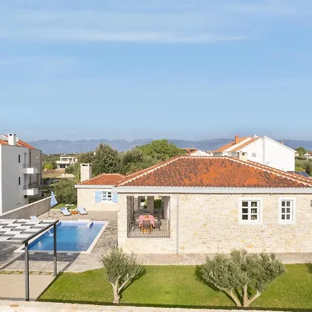 Zizi With Heated Pool 42 M2 Near Sea