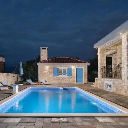 Zizi With Heated Pool 42 M2 Near Sea