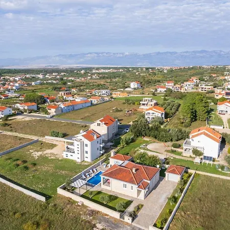 Zizi With Heated Pool 42 M2 Near Sea 빌라