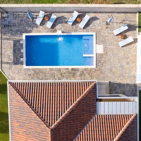 빌라 Zizi With Heated Pool 42 M2 Near Sea *