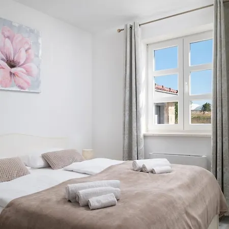 Zizi With Heated Pool 42 M2 Near Sea 빌라 브르시