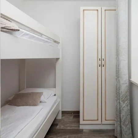 Zizi With Heated Pool 42 M2 Near Sea 빌라 브르시