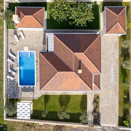 Zizi With Heated Pool 42 M2 Near Sea 브르시