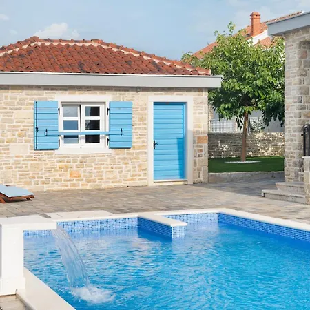 Zizi With Heated Pool 42 M2 Near Sea * 브르시