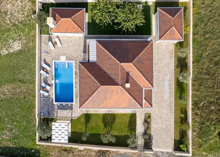 Zizi With Heated Pool 42 M2 Near Sea Врси