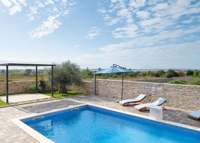 Zizi With Heated Pool 42 M2 Near Sea * Врси